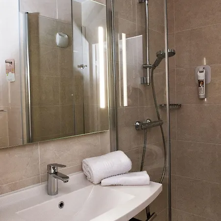 Ibis Styles Rouen Nord-barentin ברנטין