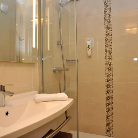 Ibis Styles Rouen Nord-barentin Hotel 3*