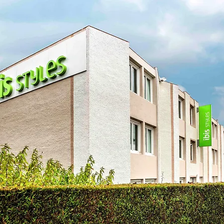 Ibis Styles Rouen Nord-barentin מלון