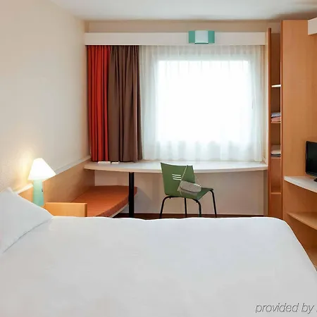 Ibis Styles Rouen Nord-barentin 3* ברנטין